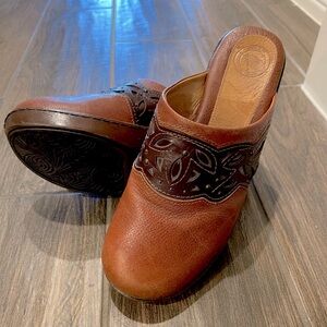 Nurture Brown Leather Clogs